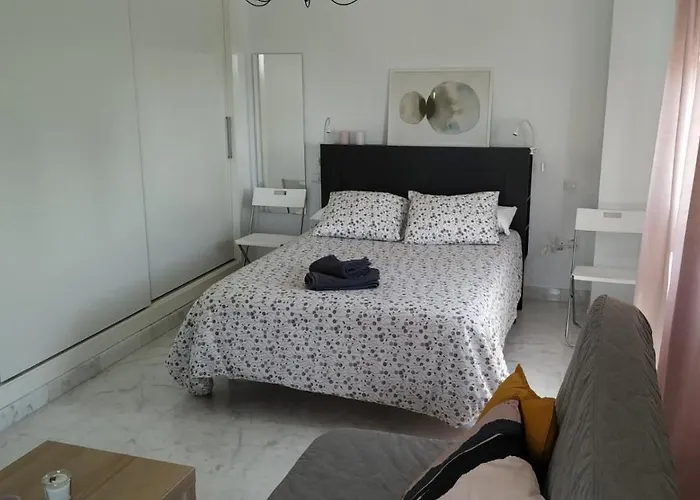Habitación independiente en Chalet de Gines