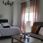 Habitacion Independiente En Chalet De Gines